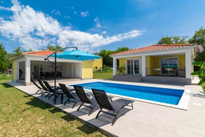 Villa Mario with private heated saltwater pool